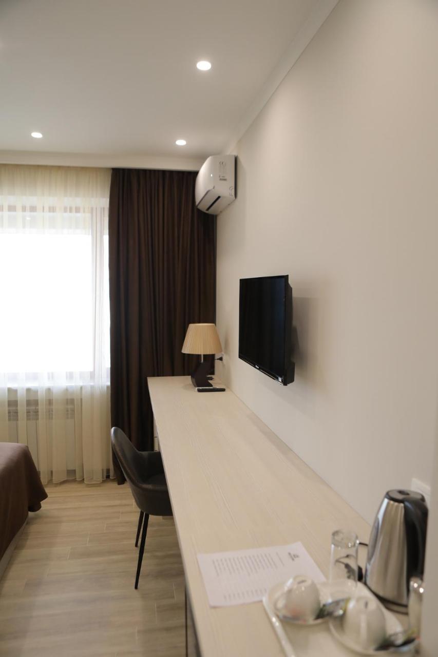 4Room Hotel Jereván Kültér fotó