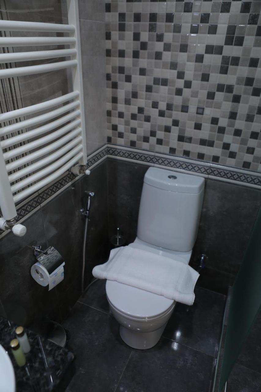 4Room Hotel Jereván Kültér fotó