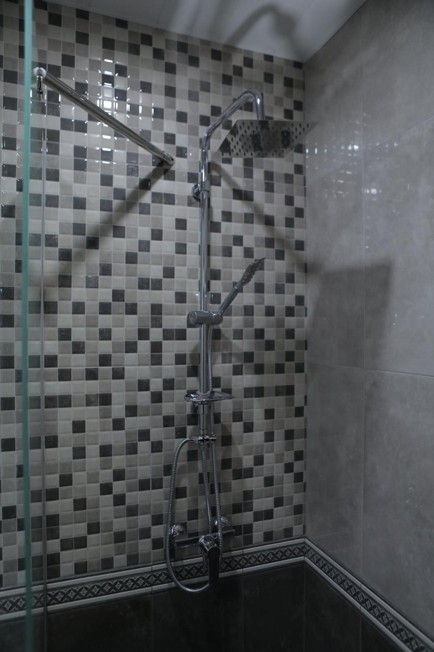 4Room Hotel Jereván Kültér fotó