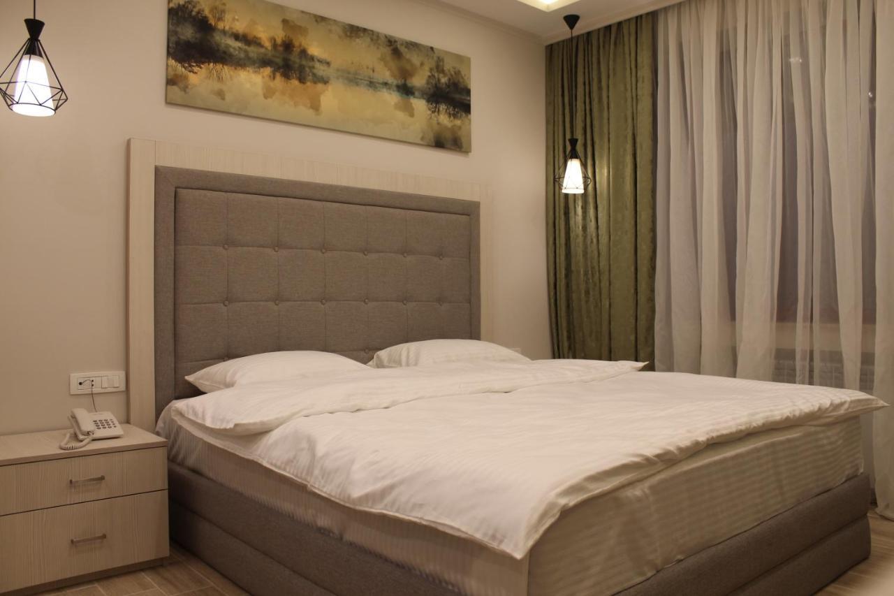 4Room Hotel Jereván Kültér fotó