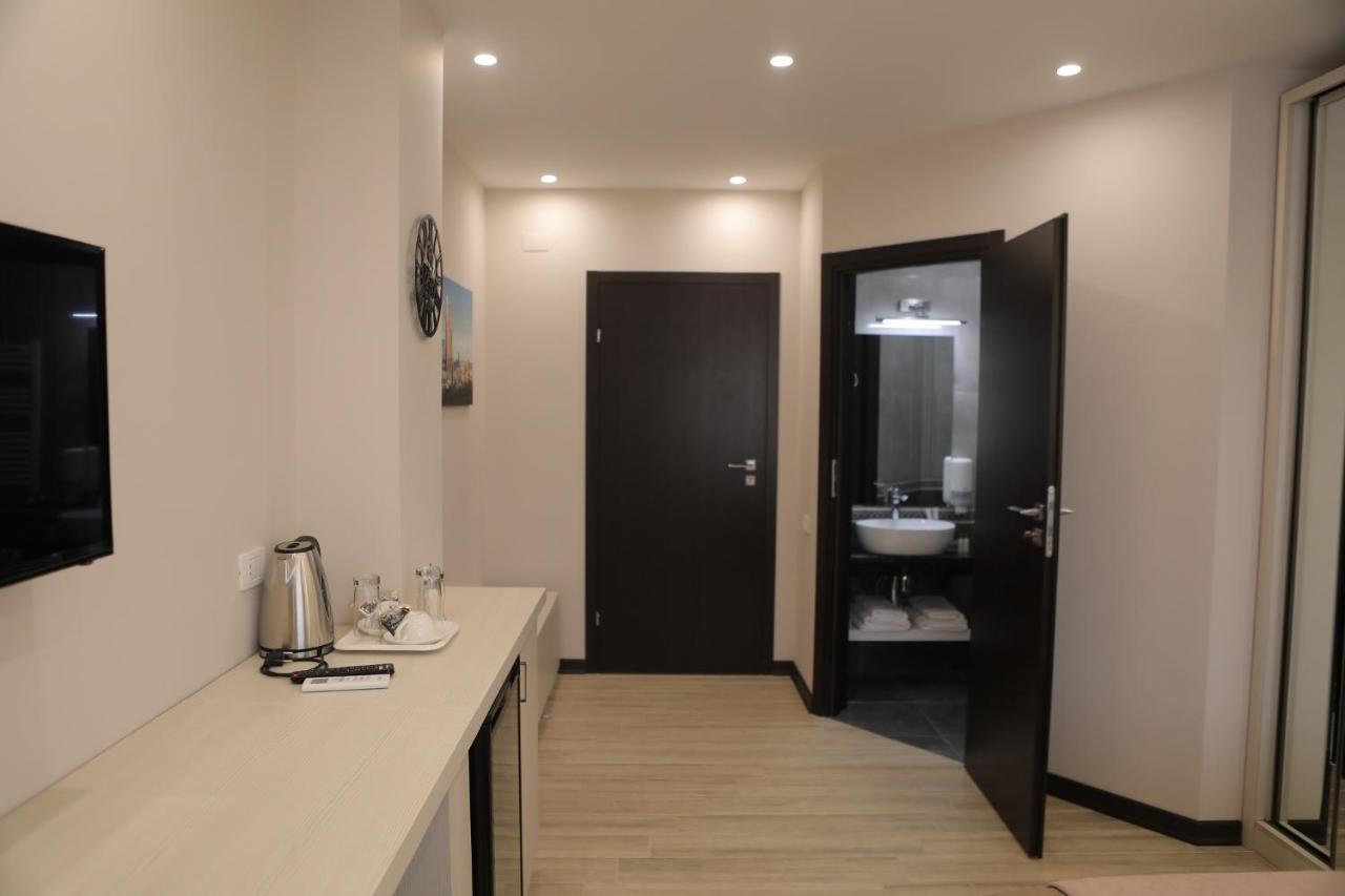 4Room Hotel Jereván Kültér fotó